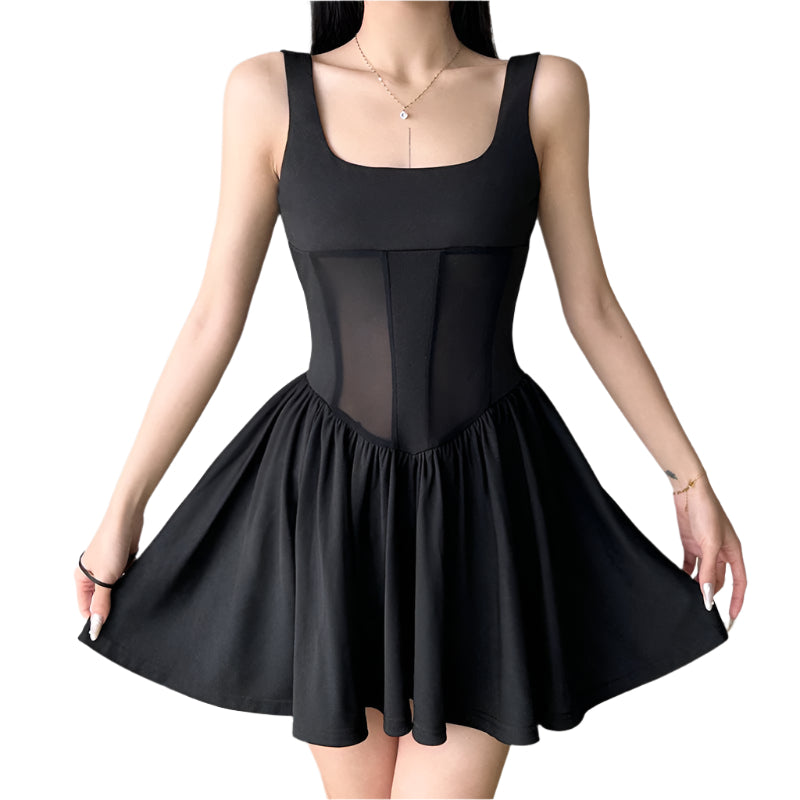Zella - Charmantes Minikleid mit quadratischem Ausschnitt und flachem Rock