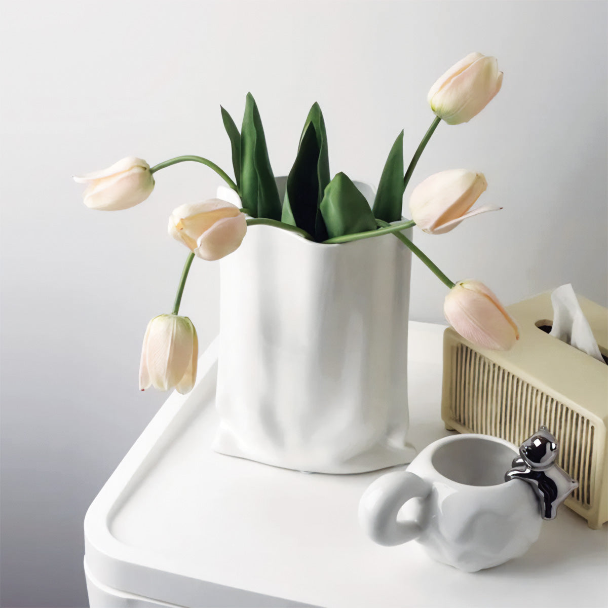 CurvaVase Moderne Skulpturale Vase – Stilvolles Gekräuseltes Design für Elegante Einrichtung