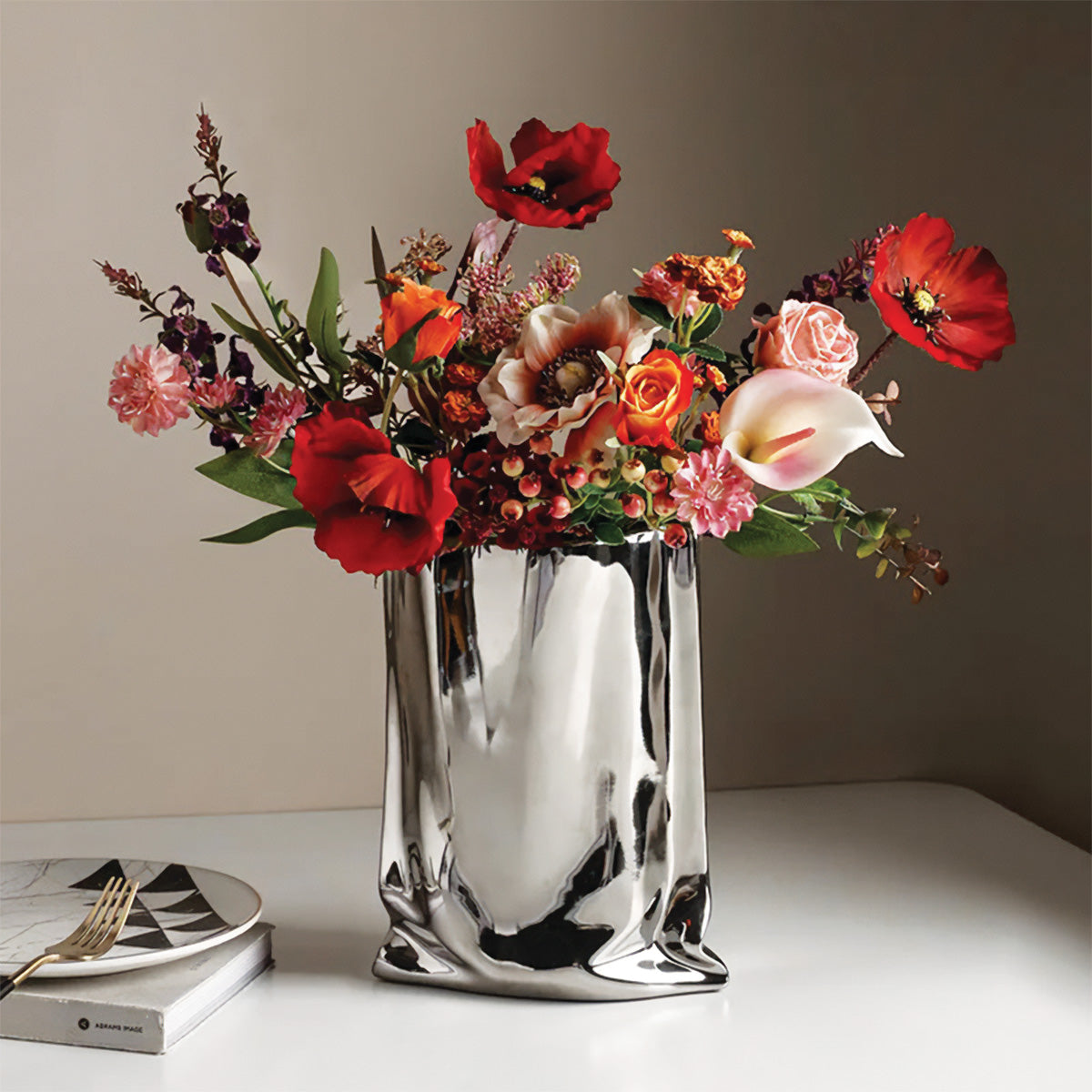 CurvaVase Moderne Skulpturale Vase – Stilvolles Gekräuseltes Design für Elegante Einrichtung
