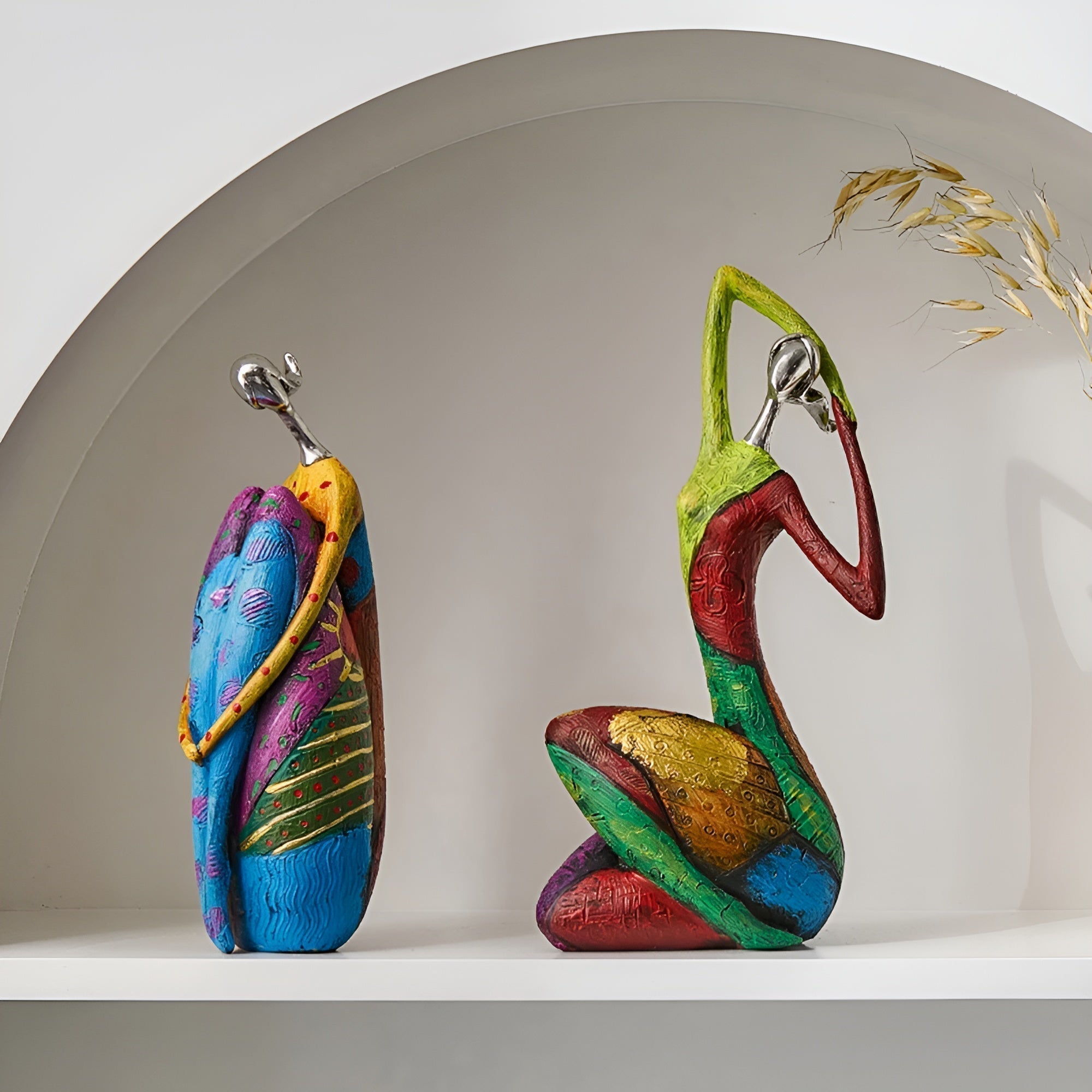 SculptaLume – Elegante Harzstatue für stilvolle Wohnkultur