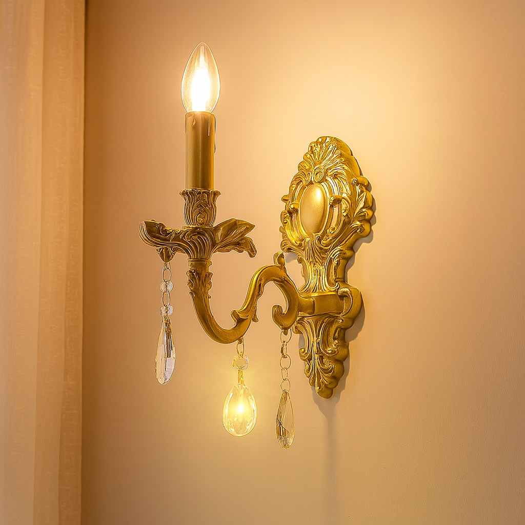 RegalGlow - Barock Wandleuchte in Gold mit Kristallakzenten