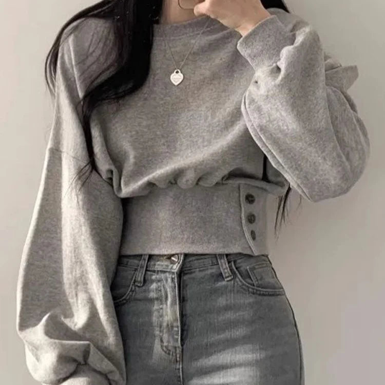 Ava Lässiges Langarm-Sweatshirt mit Gürtel- und Knopfdetail