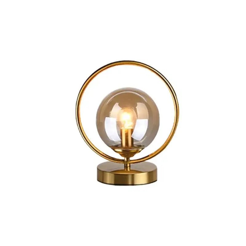 EleganceGlow Glasbordlampe – Stilvolles Design mit Messingdetails