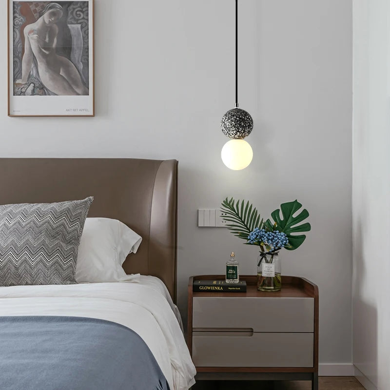 LumiOrb – Minimalistische Pendelleuchte mit Glasschirm