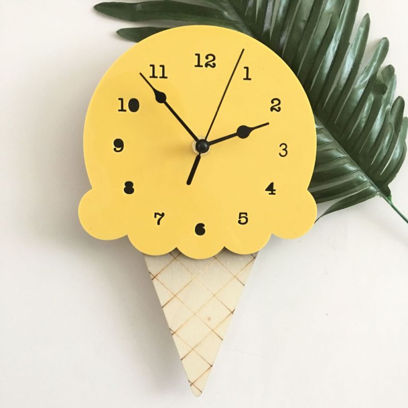 FrostTime Isformet Wanduhr – Lustiges und Verspielt Design für Kreative Räume
