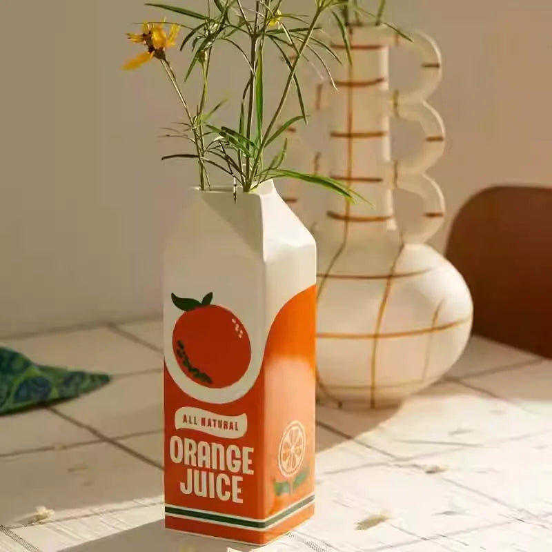 PlayfulBlooms - Appelsinjuice Karton-inspirierte Vase