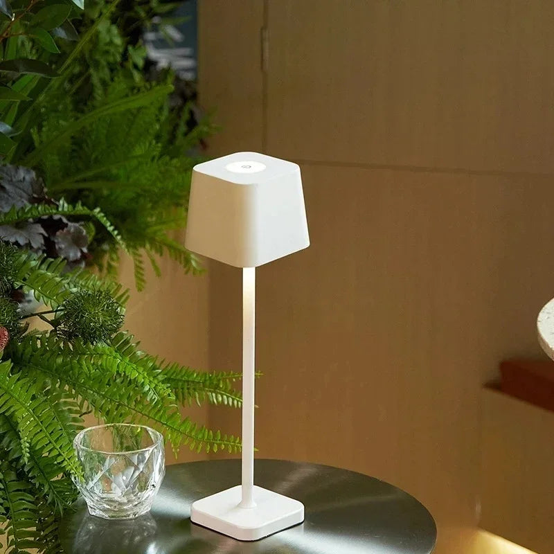 Moderne Tischlampe