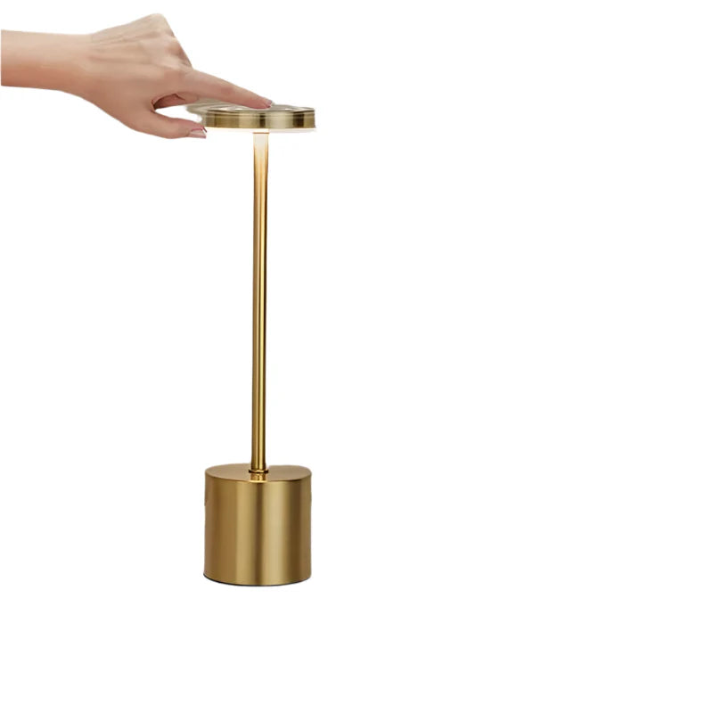 Nordica Klassische Tischlampe – Zeitloses Design und Hyggebelysung