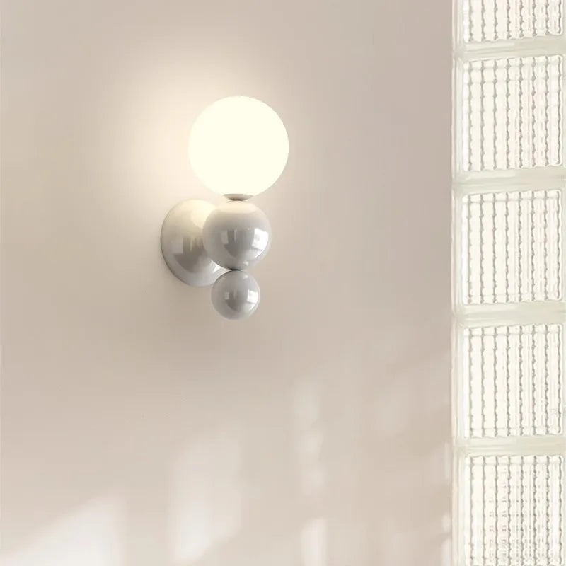 BubbleGlow – Moderne sphärische Wandleuchte