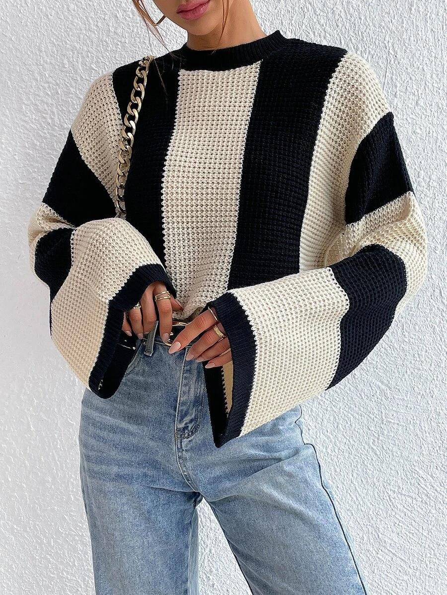 Alina Lässiger Strickpullover mit Rundhalsausschnitt und Streifen