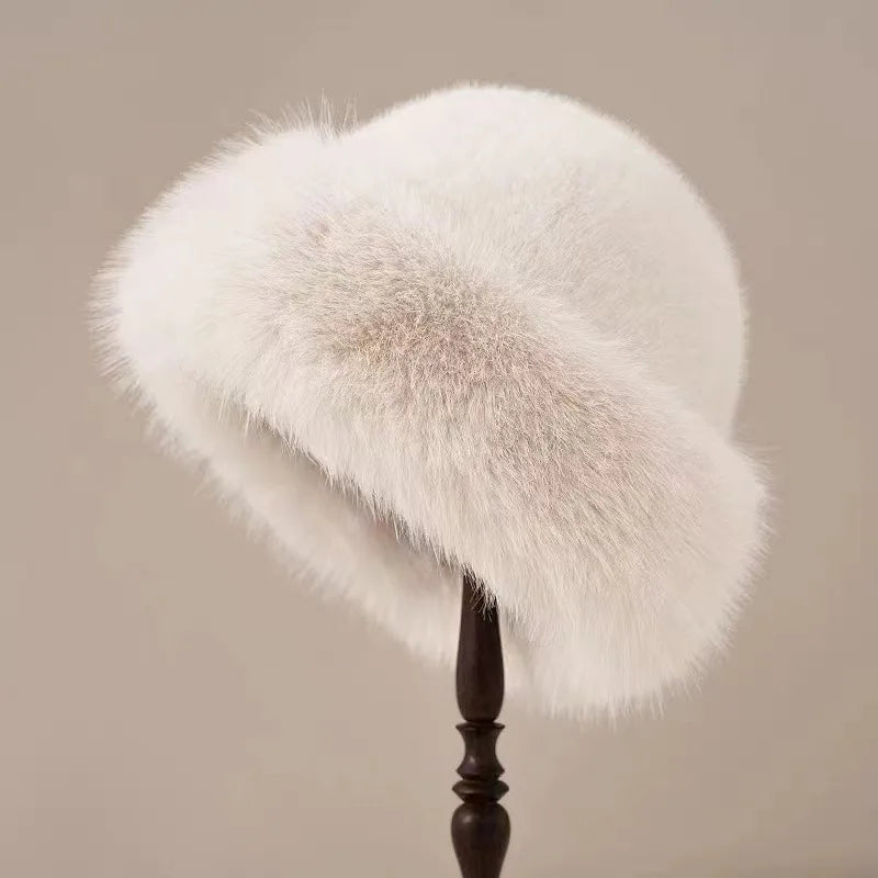 Sophie Luxe imitiert Pelzhut – warmes, elegantes Winteraccessoire für einen raffinierten Stil