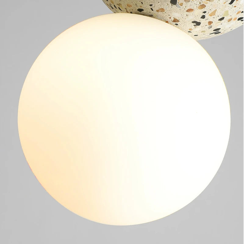 LumiOrb – Minimalistische Pendelleuchte mit Glasschirm