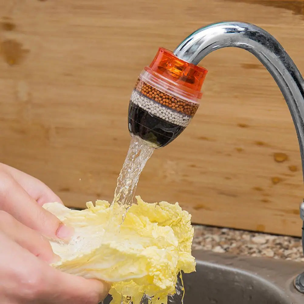 AquaFlow Kompaktes und Effektives Armaturfilter – Frisches und Reines Wasser in Deiner Küche