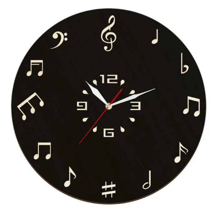 NoteRhythm Künstlerische Wanduhr – Design mit musikalischen Noten für moderne Interieurs