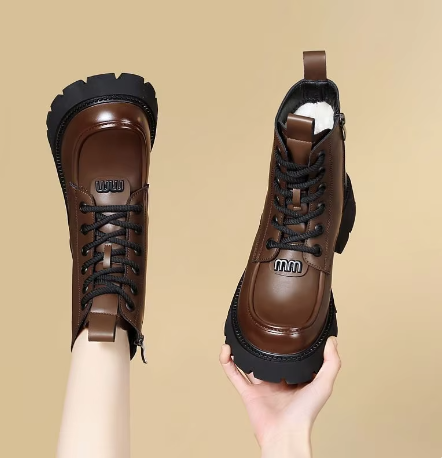 Asrid - Komfortable, pelzgefütterte und rutschfeste Stiefeletten mit seitlichem Reißverschluss