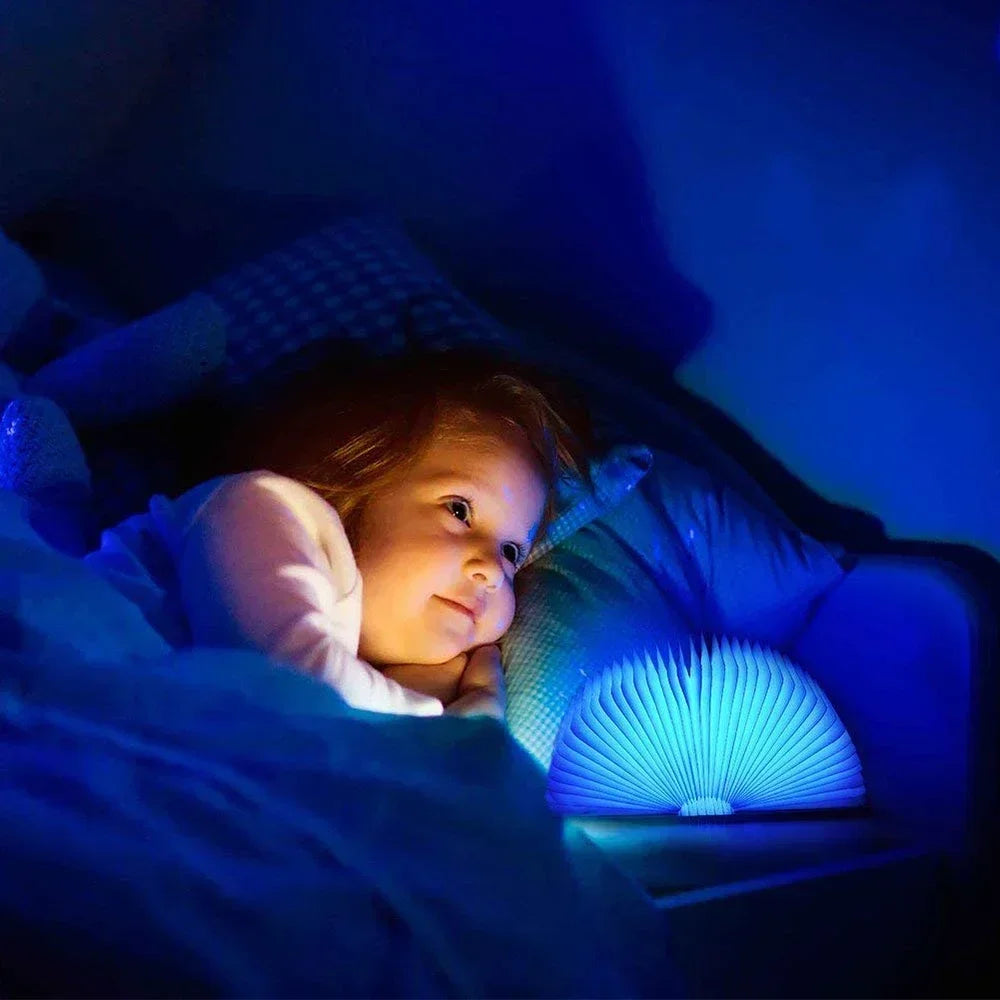 LumiFold elegante faltbare Buchlampe