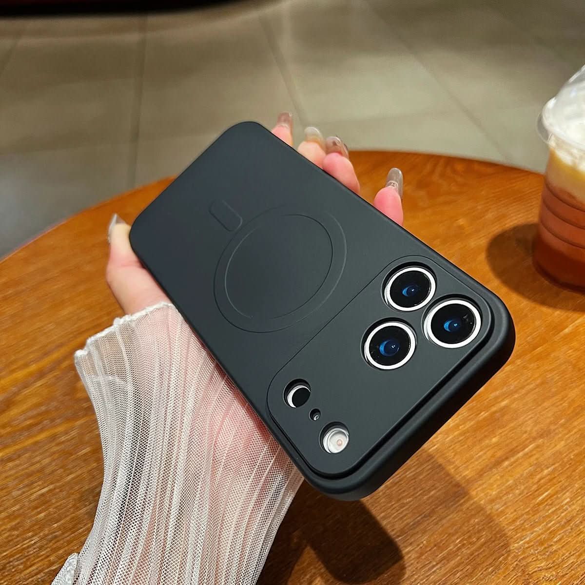 Veyno | Magnetische iPhone-Hülle aus weichem Silikon