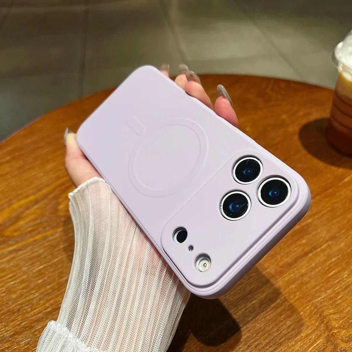 Veyno | Magnetische iPhone-Hülle aus weichem Silikon