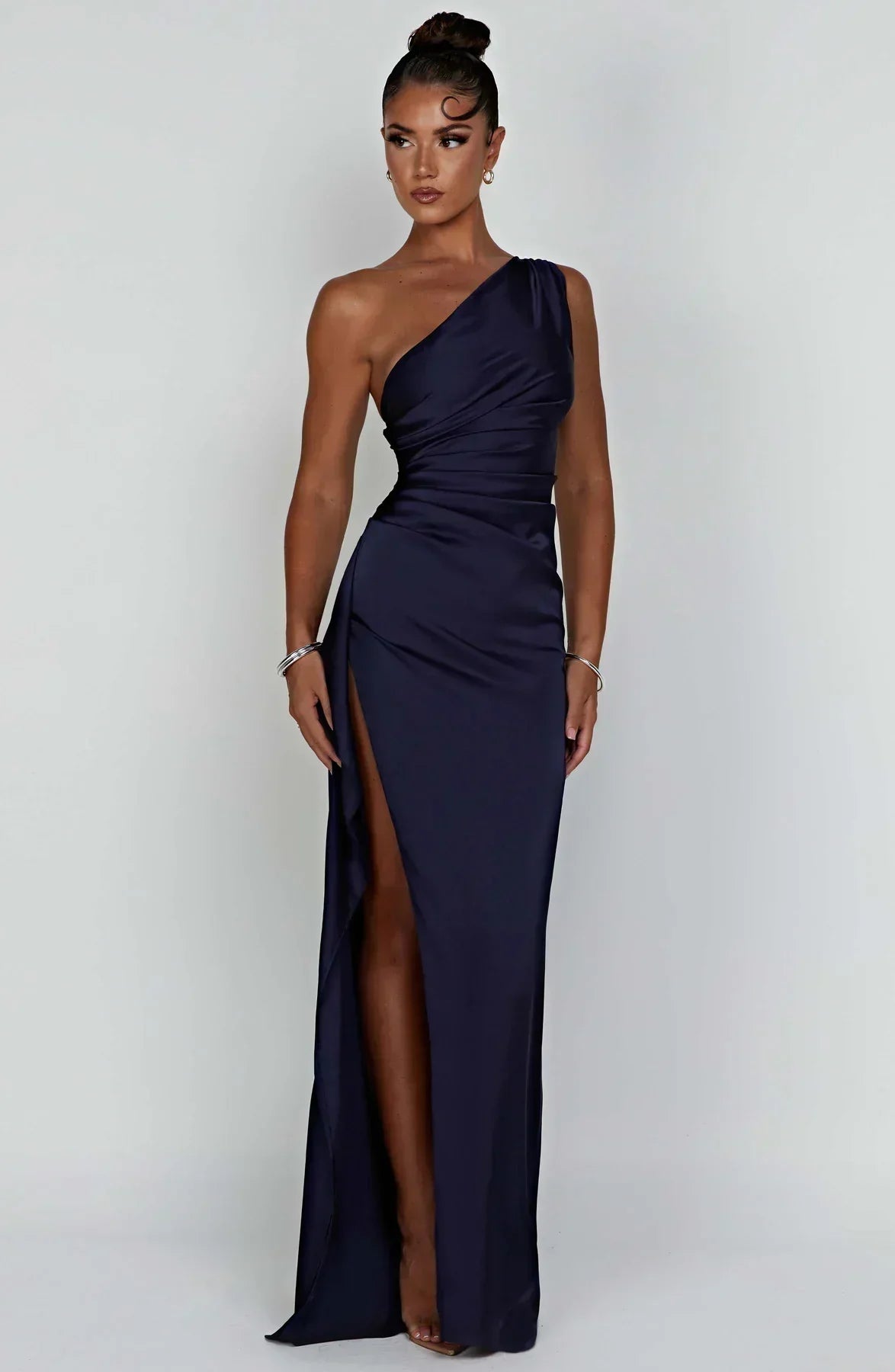 Sofie - Sommerchic Luxus Satin Silhouette