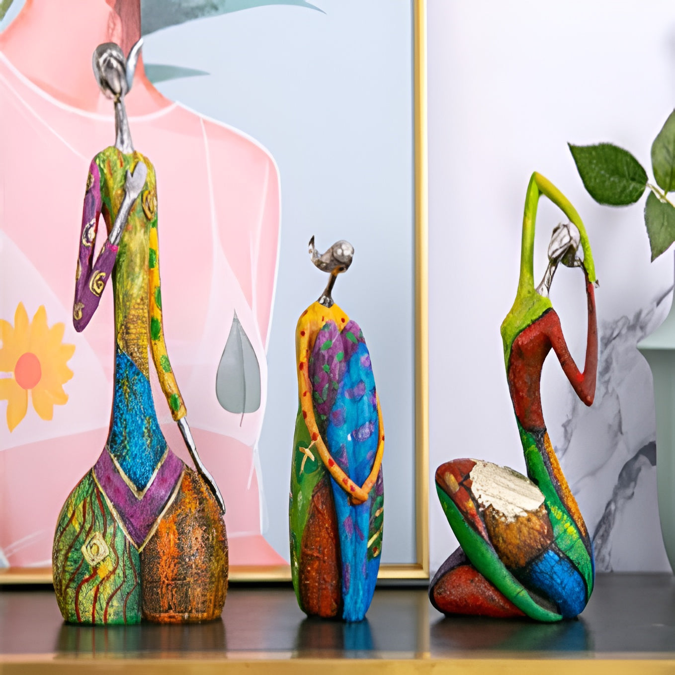 SculptaLume – Elegante Harzstatue für stilvolle Wohnkultur