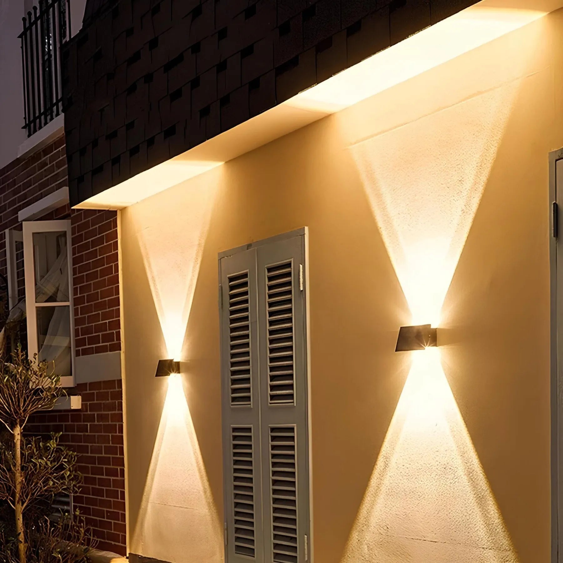SolarGlow Elegante Solar-Wandleuchte – Stilvolle und Energiesparende Außenbeleuchtung