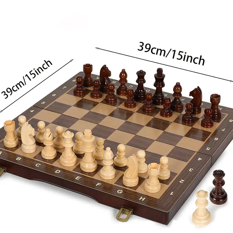 Majestätisches Schachset – Handgefertigtes Holzschachspiel mit zusätzlichen Damen