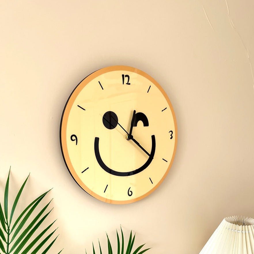 CheerTime - Smiley lustige Wanduhr