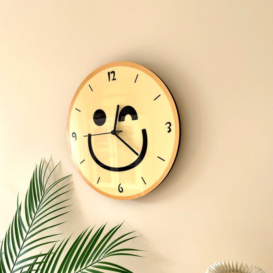 CheerTime - Smiley lustige Wanduhr