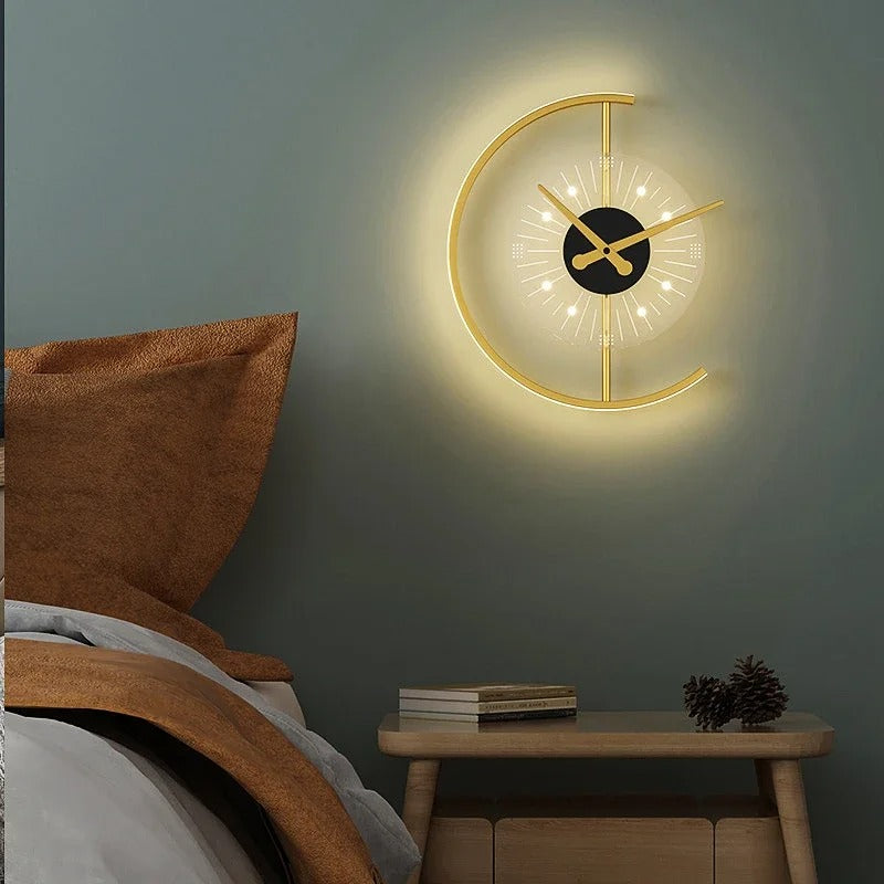 LunaTime - Modernes Wanduhr im Mondphasen-Design mit sanftem Licht