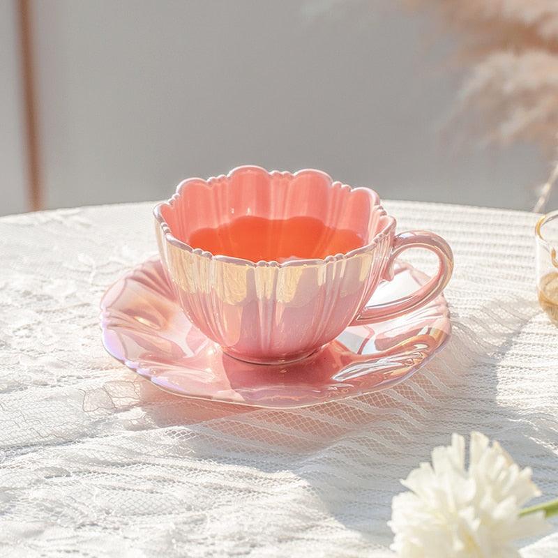 BlossomBrew - Elegante Kaffeetasse mit Blumen