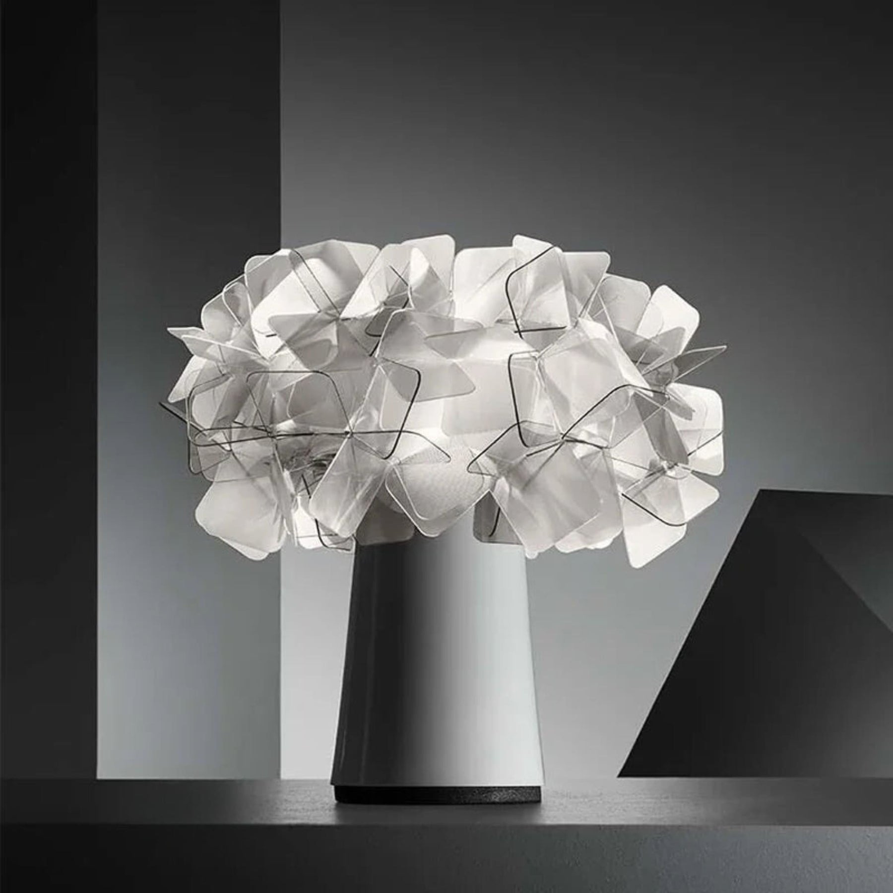 LumaTouch Elegante LED-Schreibtischlampe