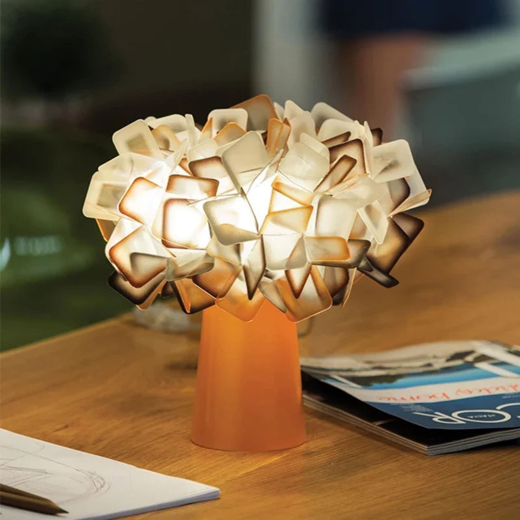 LumaTouch Elegante LED-Schreibtischlampe