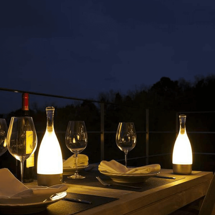 LuminaBottle - Touch-Steuerung Flasche-förmige Tischlampe mit USB-Ladegerät