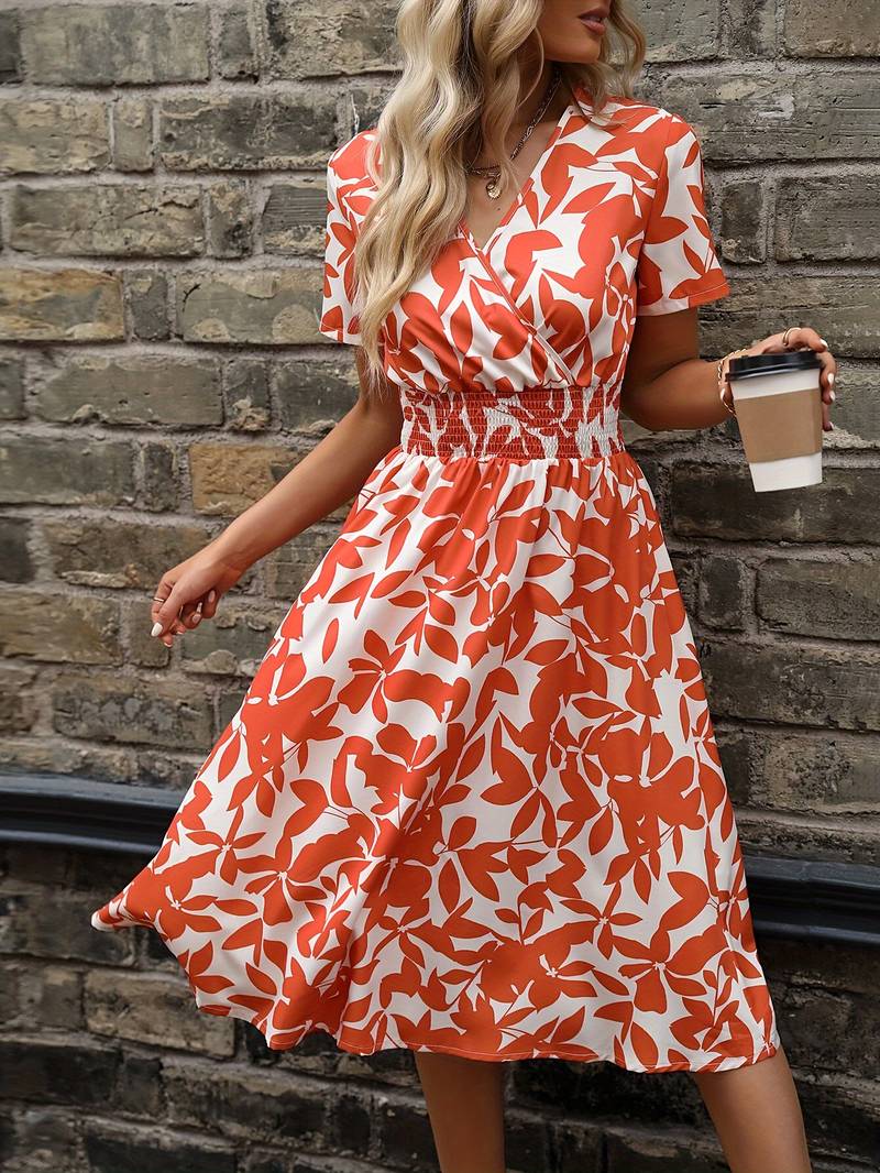 Ivy – Kurzärmliges Wickelkleid mit Blumenmuster
