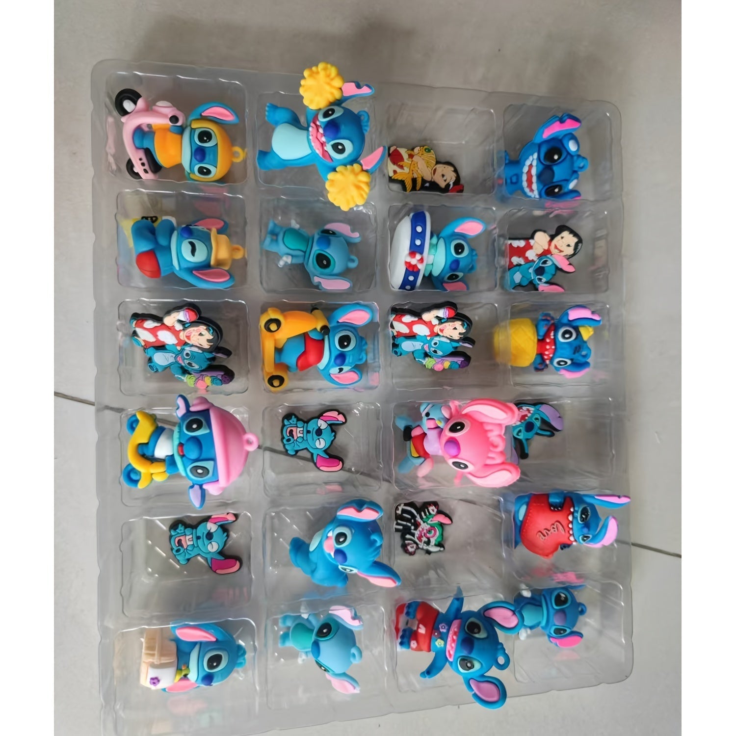 Stitch Adventskalender Spielset | 24-teiliges interaktives Feiertagsüberraschungsspiel