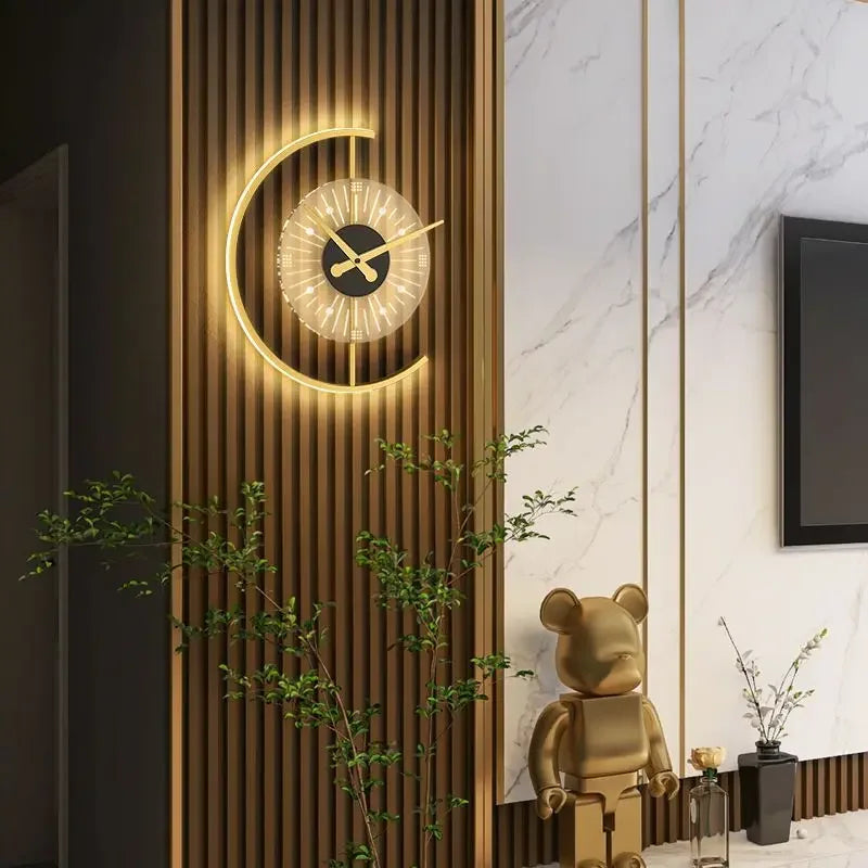 LunaTime - Modernes Wanduhr im Mondphasen-Design mit sanftem Licht