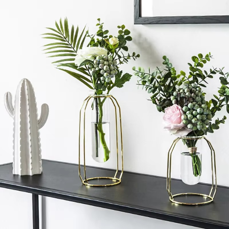 Klar Elegance Glasvase – Elegante Basis für Stilvolle Blumenarrangements
