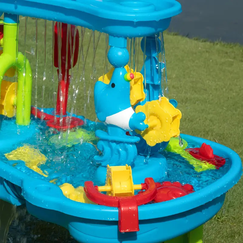 AquaAdventure - Sansevandsbord mit Wasserfall für Outdoor-Spiel