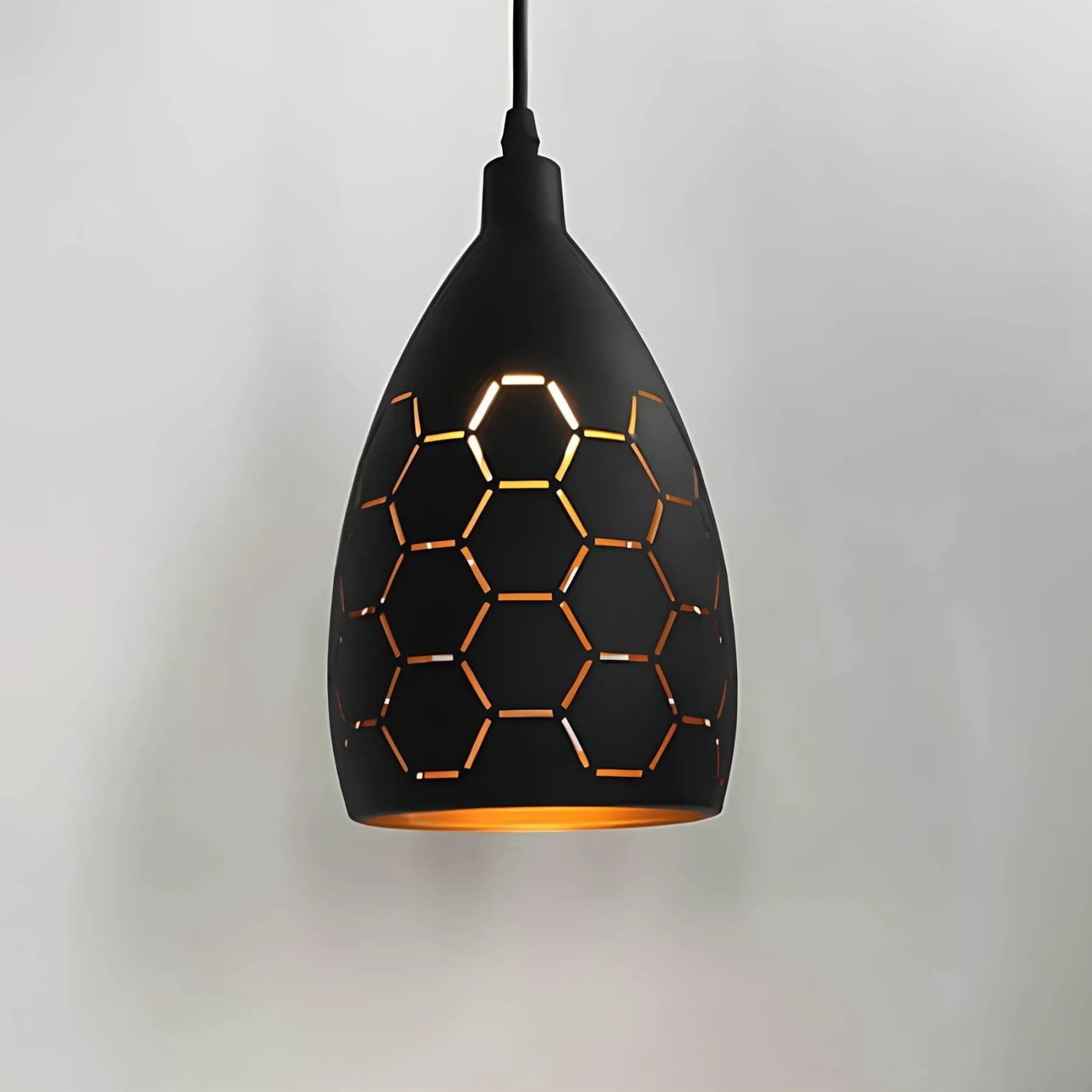 StålLume Industrielle Deckenlampe – Rauer Eleganz für moderne Einrichtung