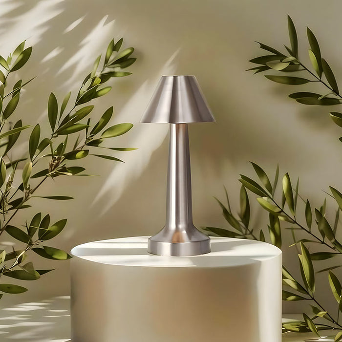 LumiCone - Schlanke konische moderne Tischlampe