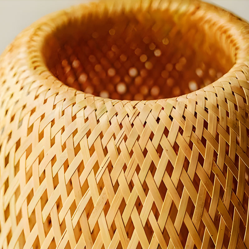 Handgefertigte Bettlampe aus Rattan und Holz