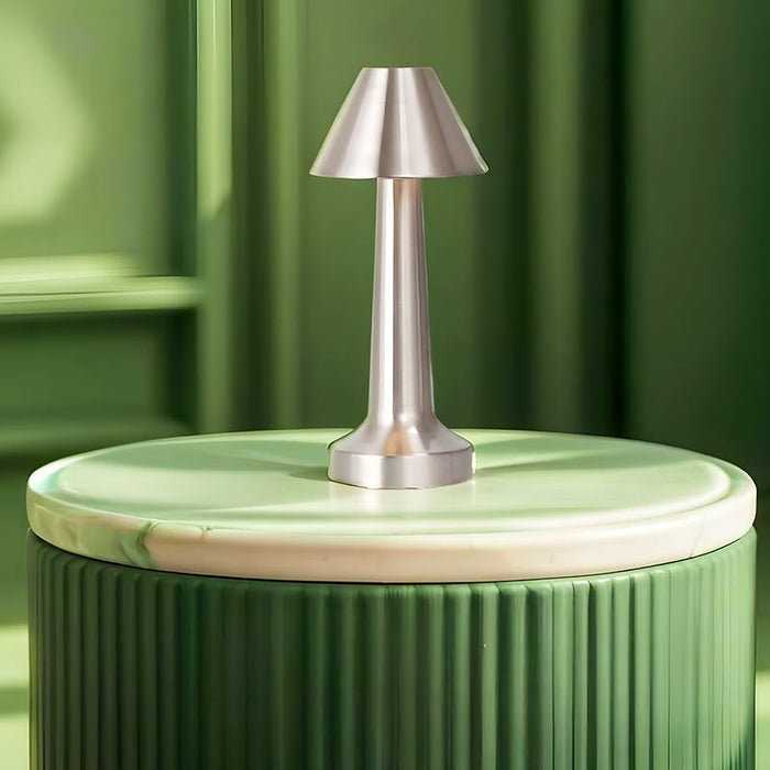 LumiCone - Schlanke konische moderne Tischlampe