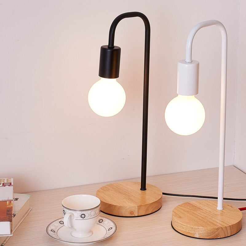UrbanLume Industrielle Nachtlampe – Elegante Metall Tischlampe