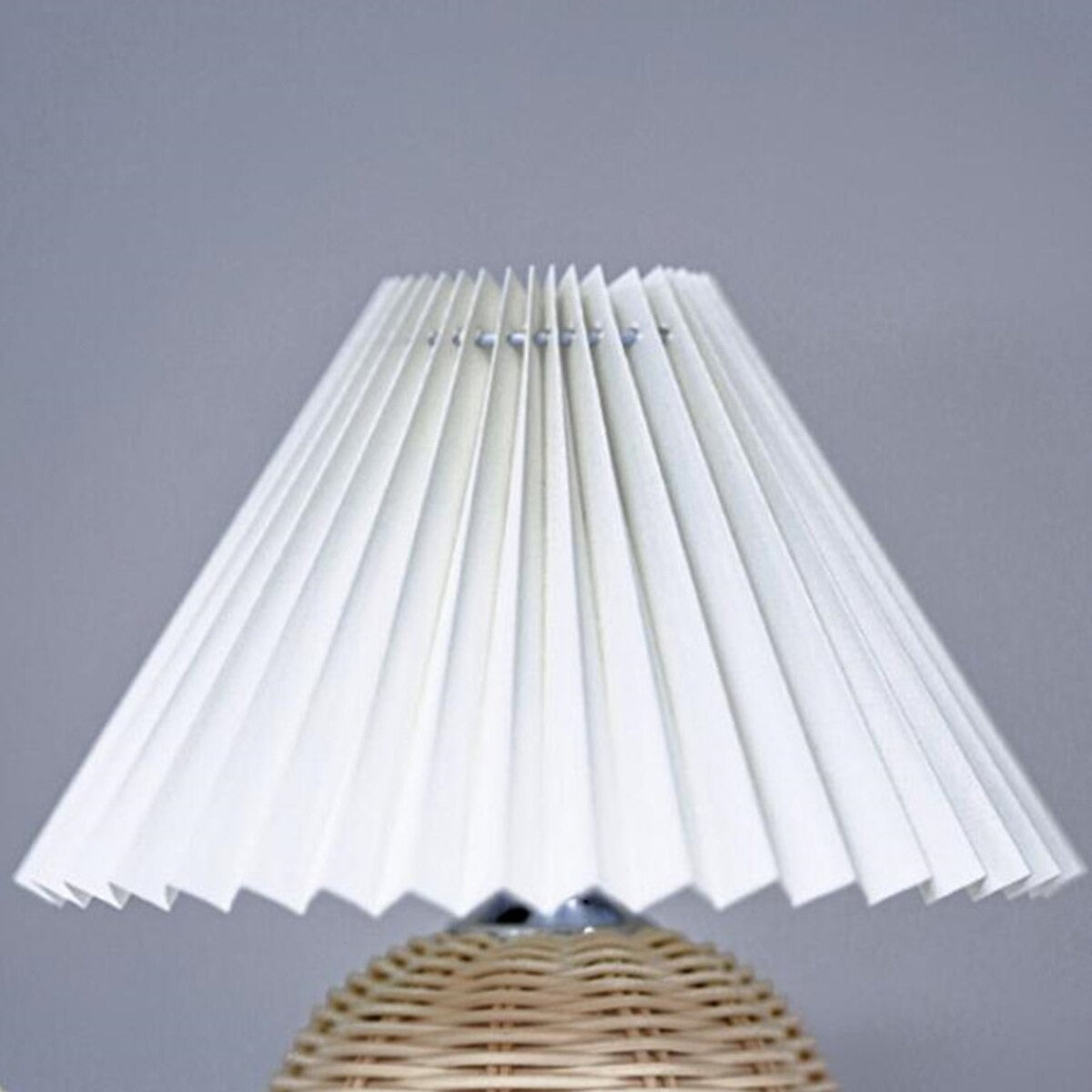 LumaFold Klappbare Rattan-Tischlampe – Warmes Umgebungslicht
