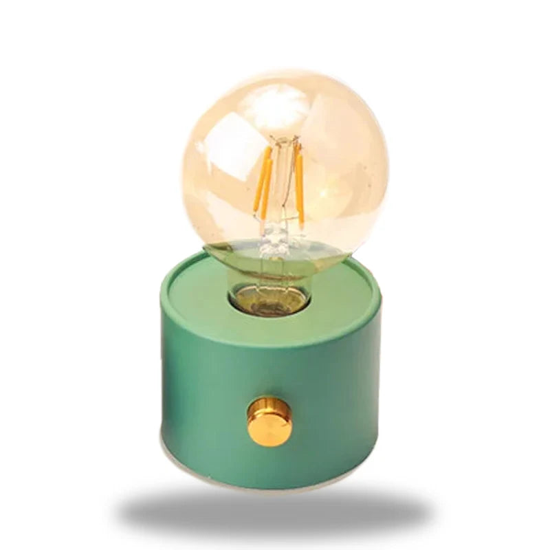 ClassiSphere – Minimalistische Tischlampe mit vintage-inspirierter Glaskugel