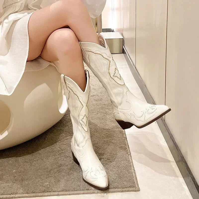 Dakota Damenschuhe mit Stickerei in mittlerer Höhe – Stilvolle, westlich inspirierte Fußbekleidung