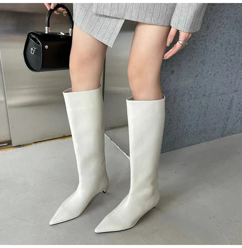 Elevé kniehohe Damenschuhe – Elegante Stiefel mit Absatz
