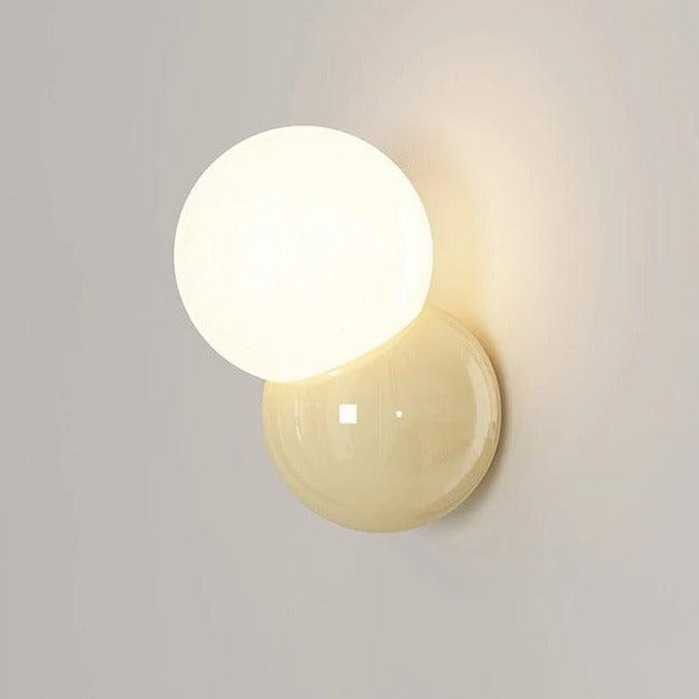LumiGlow - Warme und moderne Wandleuchte