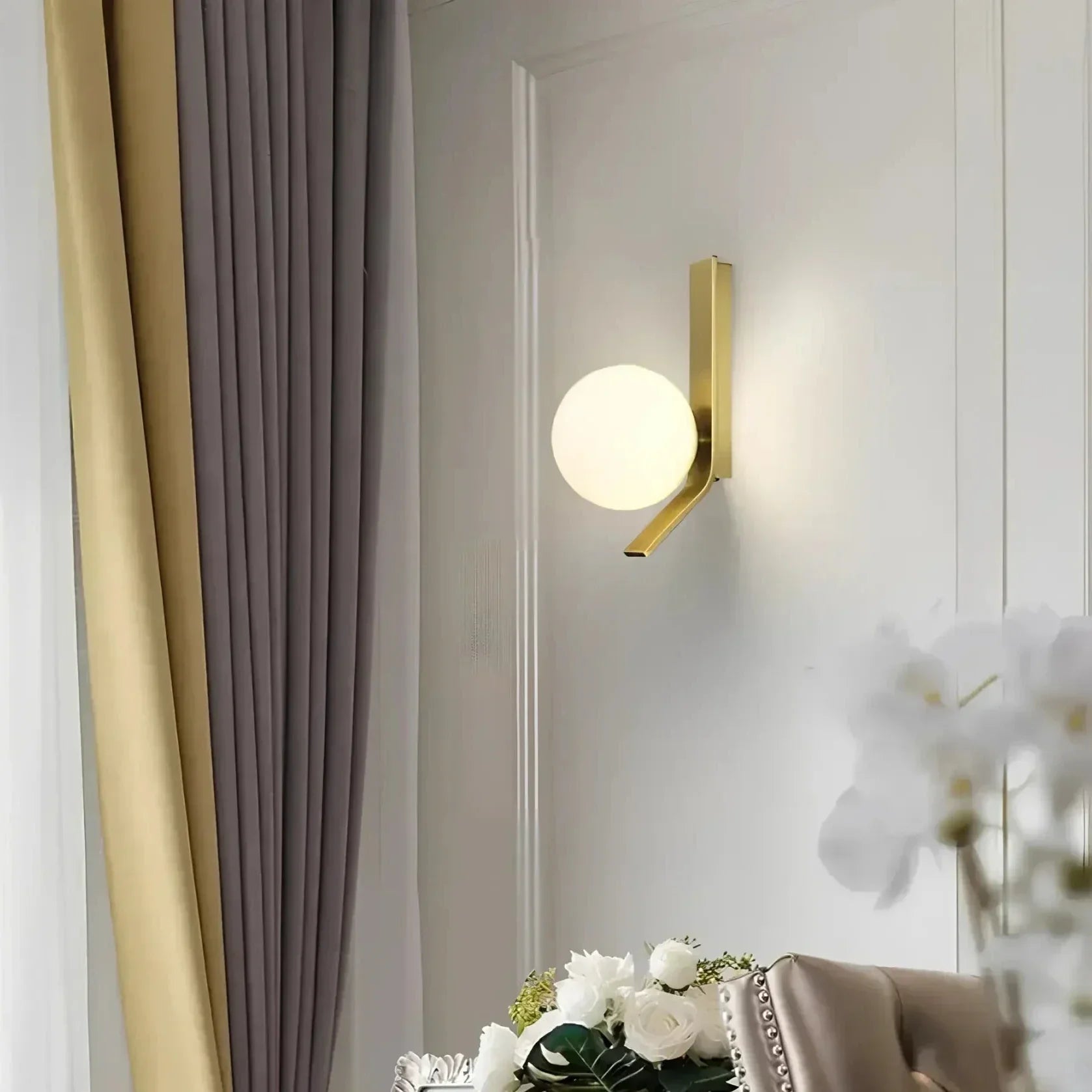 GlowVance Elegante LED Wandleuchte – Einstellbare Helligkeit & Fernbedienung