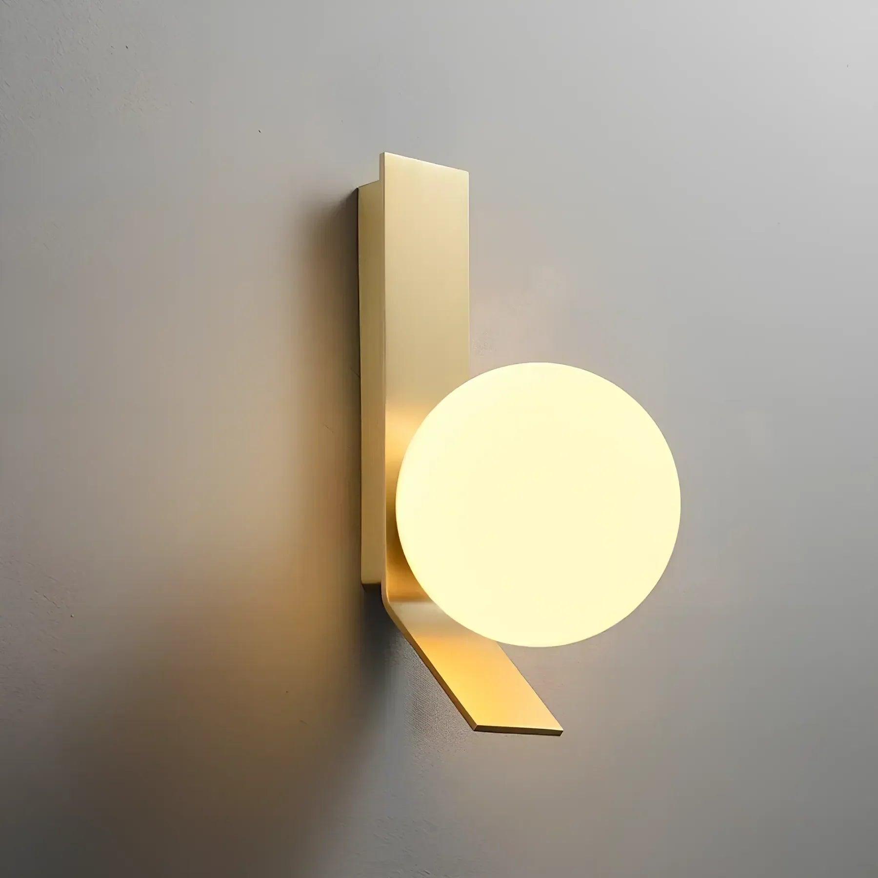 GlowVance Elegante LED Wandleuchte – Einstellbare Helligkeit & Fernbedienung